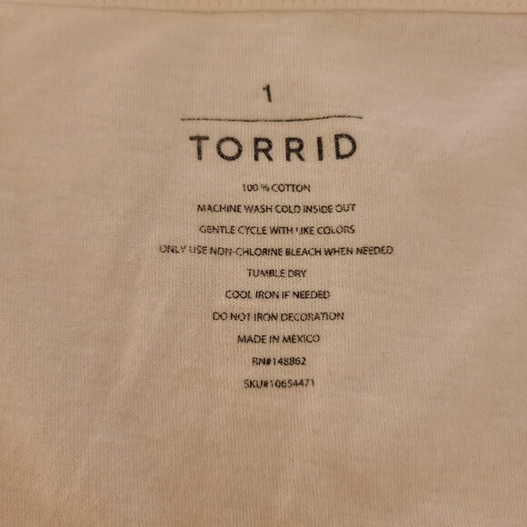 Torrid Bite Me T Shirt - 1 14/16 - Picture 4 of 5
